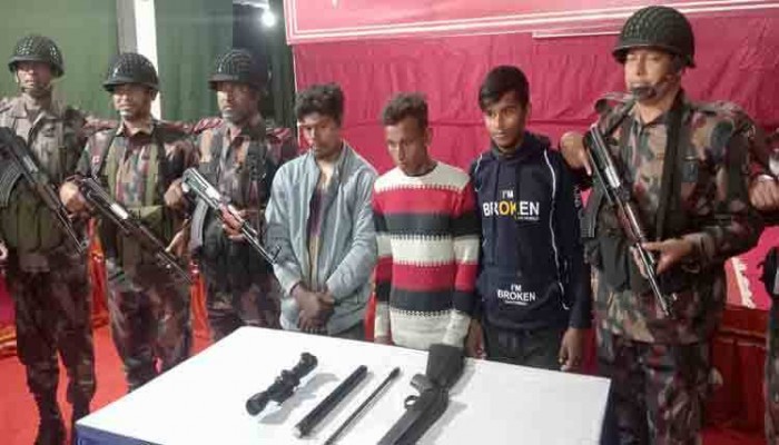 সুনামগঞ্জে বিদেশী অস্ত্রসহ তিনজন আটক