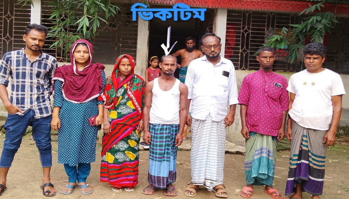 বাক প্রতিবন্ধী ছেলেকে বাবা-মা ও স্বজনদের কাছে তুলে দিল পিবিআই