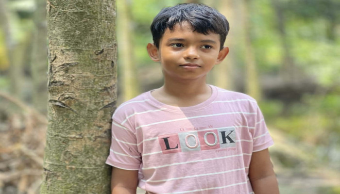 অসহায় সন্তানহারা নারী সঠিক বিচারের আশায় আদলতে ঘুরে বেড়াচ্ছে