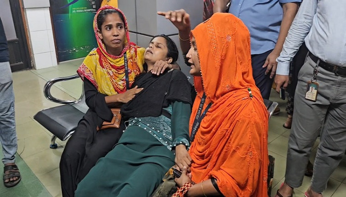 ​শ্রীপুরে কালার এন্ড কোং লিমিটেড পোশাক কারখানায় অর্ধশতাধিক শ্রমিক হঠাৎ অসুস্থ