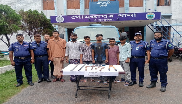 ​গোমস্তাপুরে অস্ত্রসহ আন্তঃজেলা ডাকাত দলের ৬ সদস্য আটক
