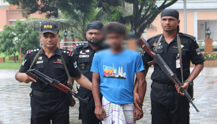 ​চারঘাটে শিশু ধর্ষণ মামলার আসামি গ্রেপ্তার