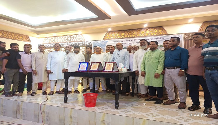​নাটোরে বাংলাদেশ সরকারি গাড়িচালক সমিতির বার্ষিক বনভোজন ও বিদায় সংবর্ধন অনুষ্ঠান