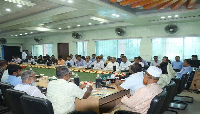 ​সাতক্ষীরায় অতিবর্ষণে ৩৮ প্রাথমিক বিদ্যালয় বন্ধ, ভেসে গেছে ১২৭ মাছের ঘের
