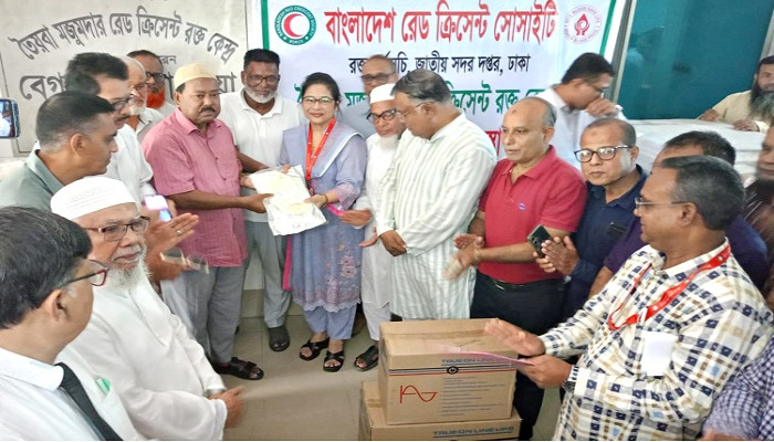 ​দিনাজপুরে তৈয়বা মজুমদার রেড ক্রিসেন্ট রক্তকেন্দ্রে সাড়ে ৪ কোটি টাকা মূল্যের অত্যাধুনিক মেশিনারিজ হস্তান্তর