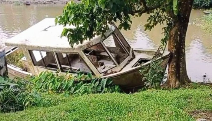​সুনামগঞ্জে আড়াই কোটি টাকার ৪টি নৌ-অ্যাম্বুলেন্স অকেজো
