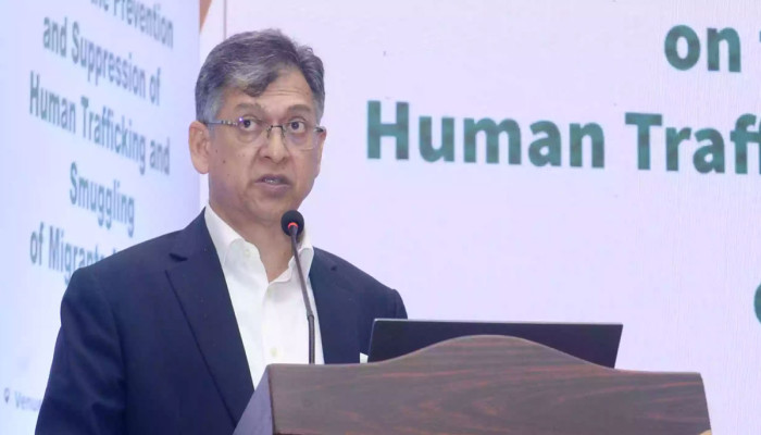 মানবপাচার ও অভিবাসী চোরাচালান দমনে নতুন আইন কার্যকর ভূমিকা রাখবে: স্বরাষ্ট্রমন্ত্রী