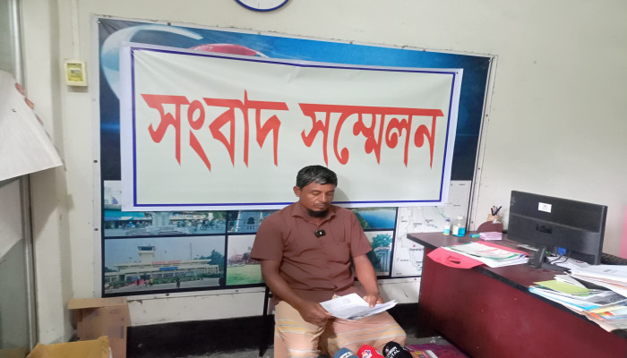 ​স্কয়ার ক্লিনিকের অবহেলায় প্রসূতির মৃত্যু, নিহতের বাবার সংবাদ সম্মেলন