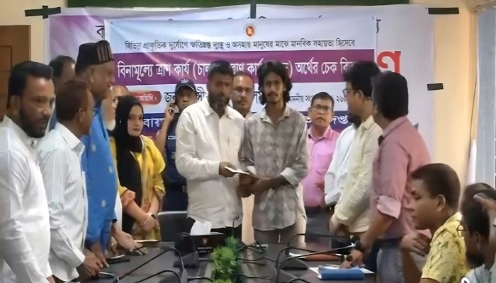 "দুর্যোগে ক্ষতিগ্রস্তদের পাশে দাঁড়ানো সরকারের মানবিক দায়িত্ব" : মুন্সী রফিকুল আলম মজনু এমপি
