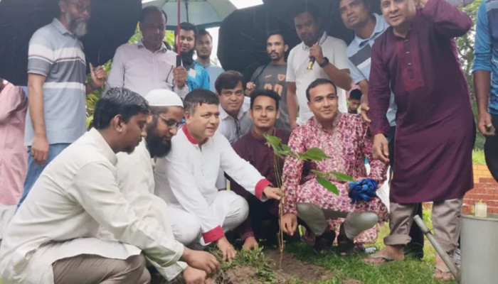 উত্তেজনা ও সংঘর্ষের পর বেরোবিতে একই মঞ্চে ছাত্র শিবির-ছাত্রদল