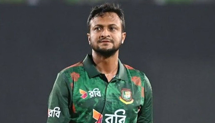সাকিব ভালো খেলোয়াড় হতে পারেন, কিন্তু নষ্ট-পচে যাওয়া মানুষ: তথ্য উপদেষ্টা
