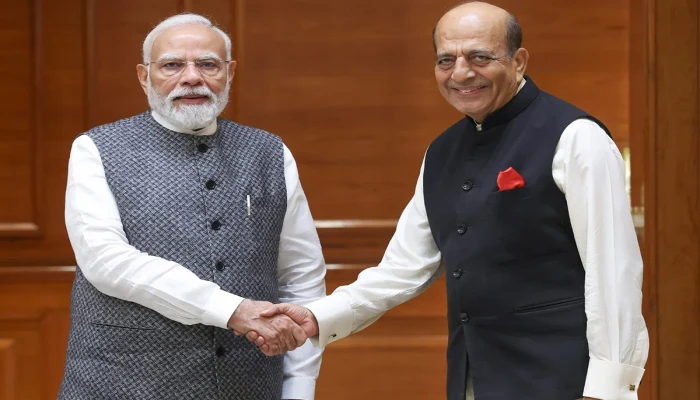 মোদীর সঙ্গে বৈঠক করলেন দীনেশ ত্রিবেদী