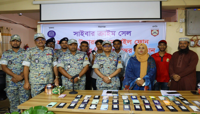 ​হারিয়ে যাওয়া ৫০ টি মোবাইল  হস্তান্তর করল ১৮ এপিবিএন, রাঙ্গামাটি