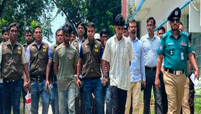 ডাইনিং টেবিলে বসে শসা ও খেজুর খান এবং সঙ্গে থাকা ইয়াবা সেবন করেন ঘাতকরা
