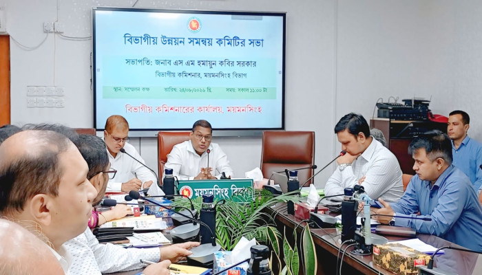 উন্নয়ন কাজ নির্ধারিত সময়ে শেষ করতে হবে: বিভাগীয় কমিশনার