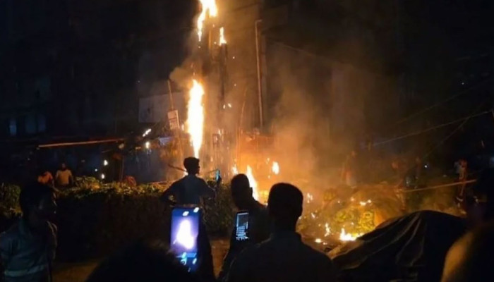 কারওয়ান বাজা‌রের আগুন নিয়ন্ত্রণে