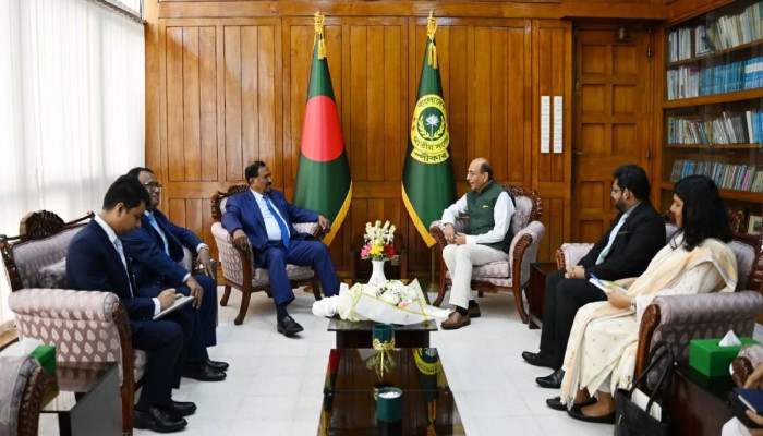 স্পিকার-ডেপুটি স্পিকারকে ভারত সফরের আমন্ত্রণ ত্রিবেদীর