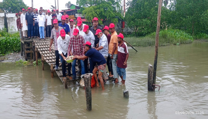 ​পিরোজপুরে বিএনপির উদ্যোগে বলেশ্বর নদী ও রিজার্ভ পুকুরে মাছের পোনা অবমুক্ত