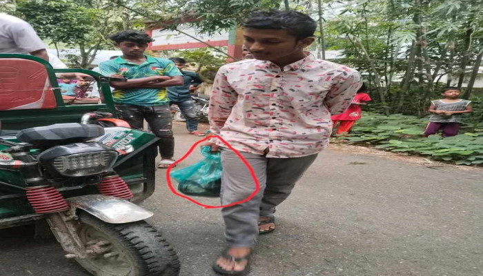 ​ধামইরহাটে কবর খুঁড়ে  কঙ্কাল চুরি-অভিযুক্ত শিক্ষার্থী