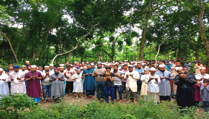 অশ্রুসিক্ত সাংবাদিক মোশারফ ও শিক্ষক সুমন —ঘোপে শোকের ছায়া
