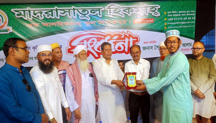 কোরআনের আলোয় আমাদের জীবনকে গড়ে তুলতে হবে