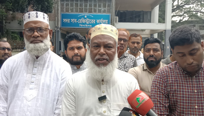 ​সাব-রেজিস্ট্রার অফিস পরিদর্শনে এমপি
