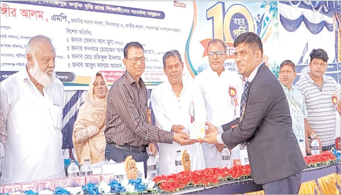 শৈশবে অর্জিত শিক্ষা ও সংস্কার মানুষকে সারা জীবন পথ দেখায়