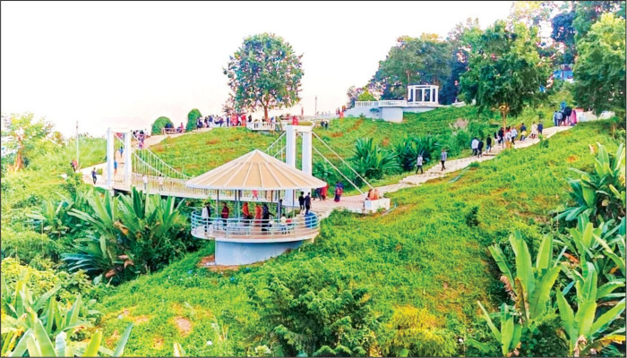 পাহাড়-ঝরনার সৌন্দর্য দেখতে ঘুরতে আসুন খাগড়াছড়ি