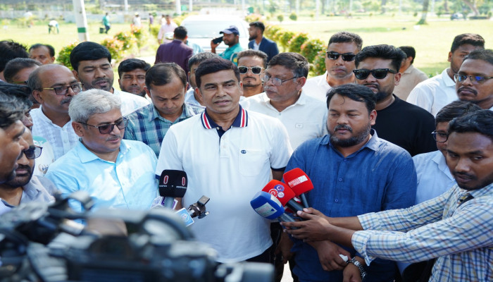 ​রাজশাহী কেন্দ্রীয় উদ্যান ও চিড়িয়াখানায় বৃক্ষরোপণ করলেন পানি সম্পদ প্রতিমন্ত্রী