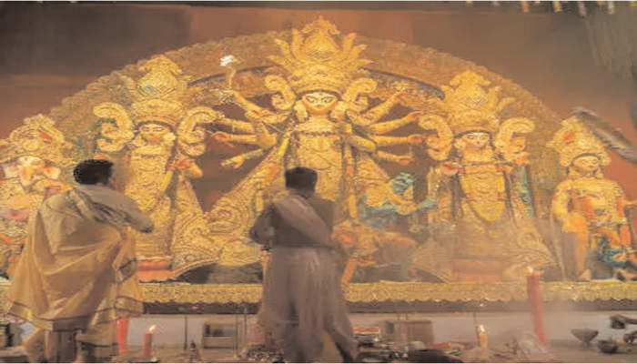 দুর্গাপূজা কেবল ধর্মীয় উৎসব নয়; বহু মানুষের কর্মসংস্থান ও আয়ের উৎস