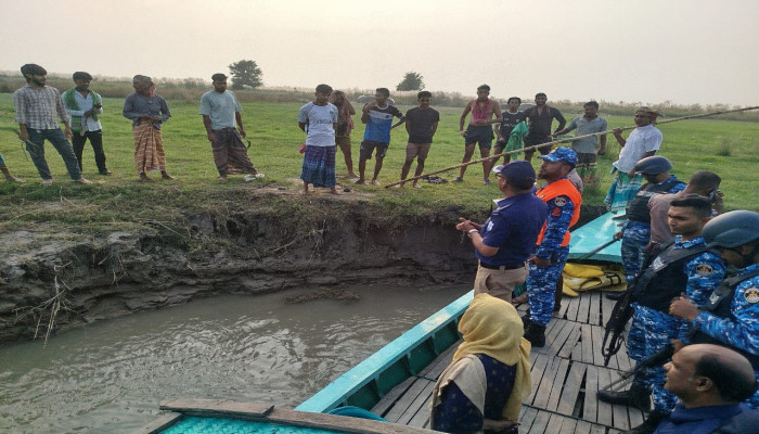 ​দোহারে ইলিশ নিধন চলছে, সক্রিয় ৮-১০ সিন্ডিকেট