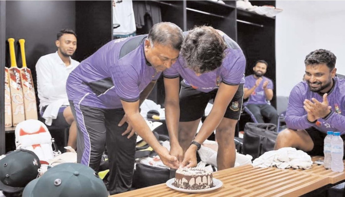 জন্মদিনে যেভাবে বোকা বনে গেলেন হাসান মাহমুদ