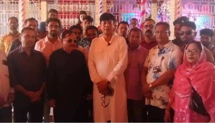 এ বছর আনন্দ উৎসব বেশি- পূজা মন্ডপ পরিদর্শনকালে কপিল কৃষ্ণ মন্ডল