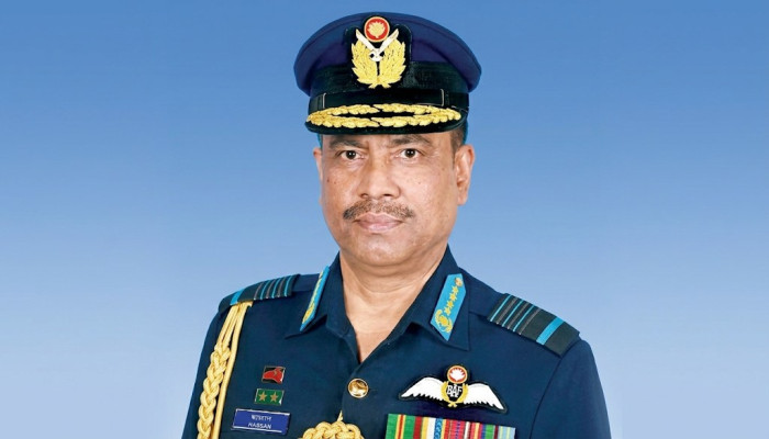 কাতারে গ্রেপ্তার সাবেক বিমানবাহিনী প্রধান