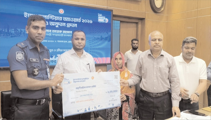 ময়মনসিংহের ১২ যুব সংগঠন পেল ৯ লাখ ২৫ হাজার টাকার অনুদান