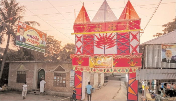 প্রার্থনার সুরে মিলছে সম্প্রীতির বার্তা ৫৪ বছরের অনন্য নিদর্শন
