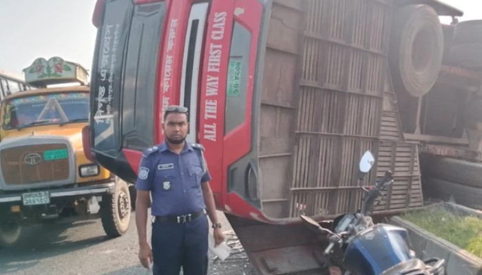 সরাইল বাস-ট্রাক সংঘর্ষে ২ জন নিহত,১৫ জন আহত