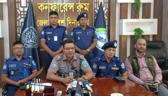 ​দিনাজপুরের পার্বতীপুরে বিরোধের জেরে মারামারির ঘটনায় প্রাথমিক বিদ্যালয়ের প্রধান শিক্ষকের মৃত্যু, গ্রেফতার ২